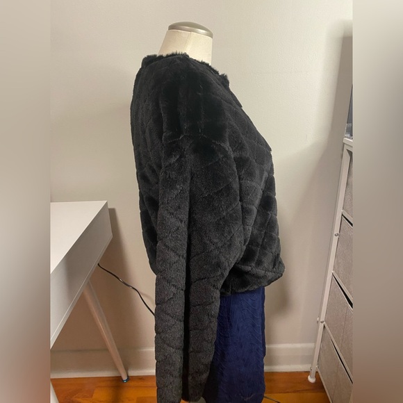 Zara Faux Fur Quilted Black Pullover - Picture 5 of 16